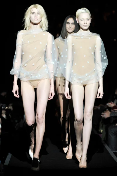 Look 34